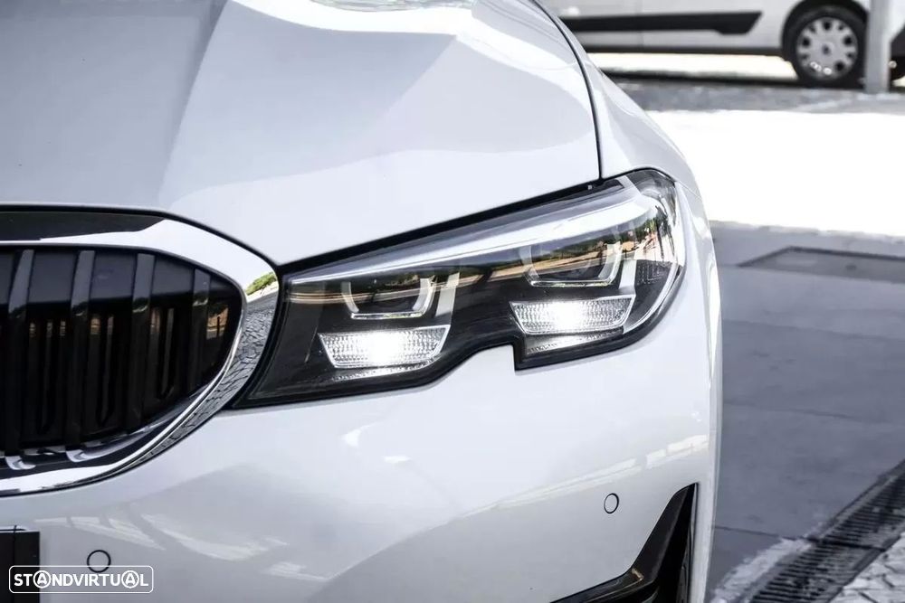 BMW 330 e Line Luxury Auto - 8