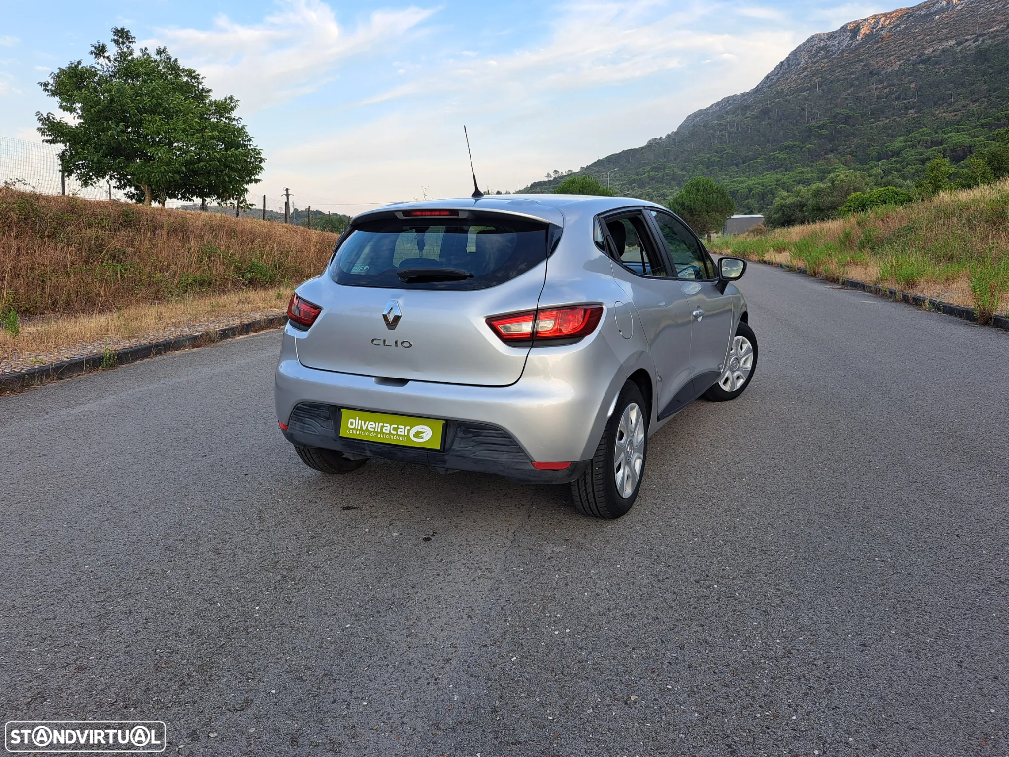 Renault Clio 1.2 16V Confort - 4