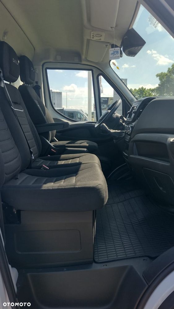 Iveco DAILY 35S18 3.0 180KM KONTENER WINDA 750kg 8EP - 16