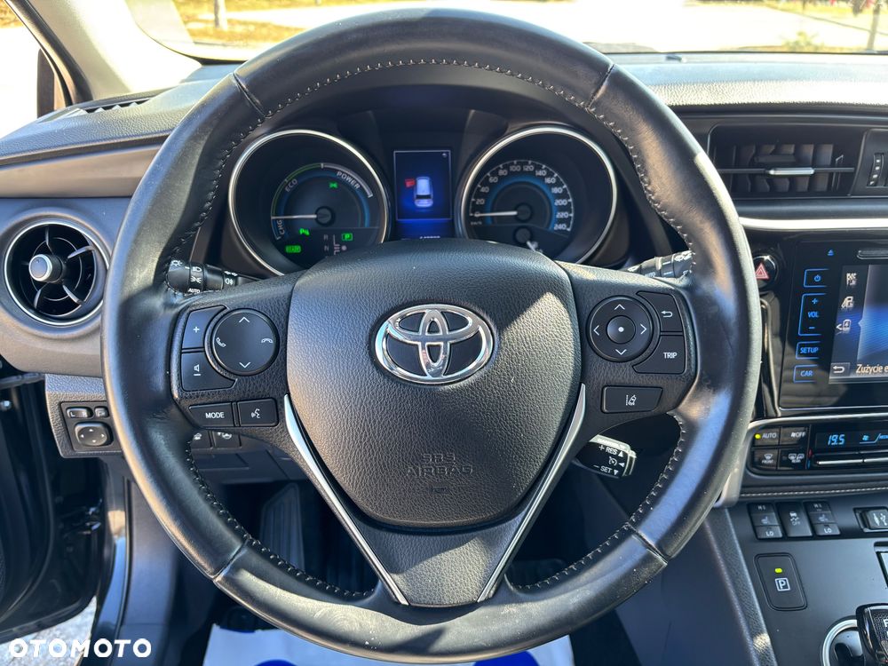 Toyota Auris Hybrid 135 Prestige - 29