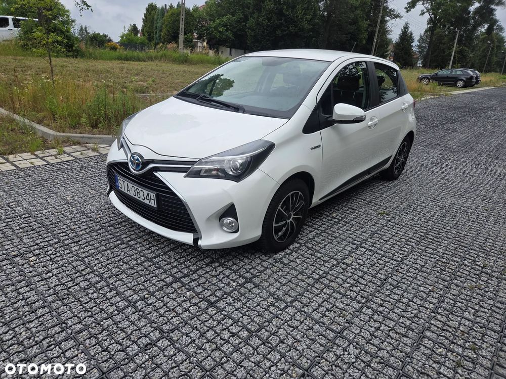 Toyota Yaris Hybrid 100 Sol - 2