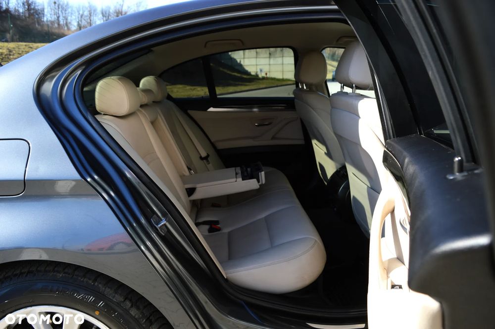 BMW Seria 5 520d xDrive Luxury Line - 12