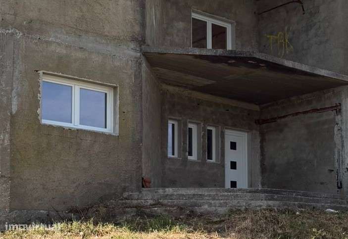 Terreno com Moradia - Investimento - Grande imagem: 3/10