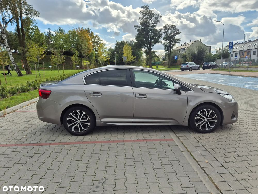 Toyota Avensis 2.0 Prestige MS - 10