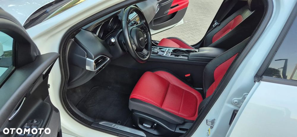 Jaguar XE 2.0 D R-Sport - 5