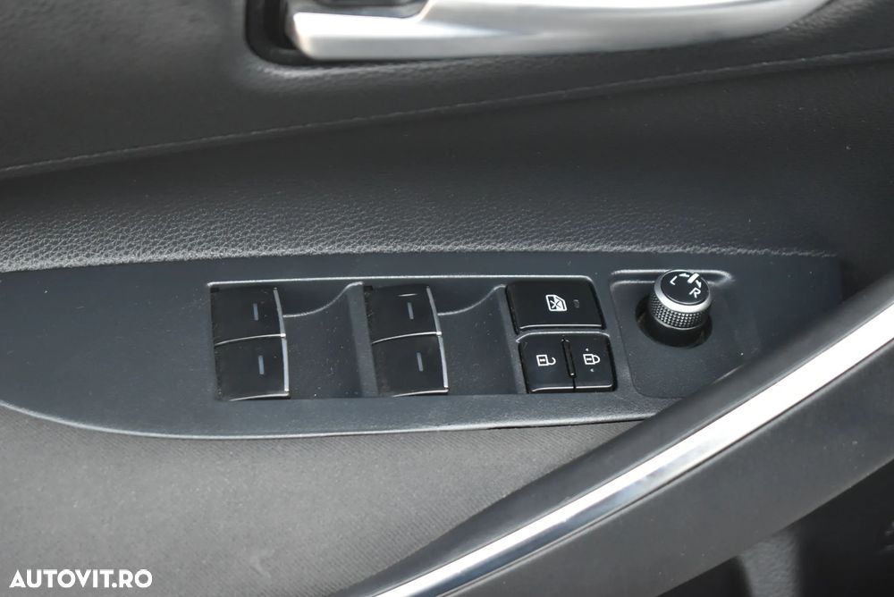 Toyota Corolla 1.8 HSD Eco - 12