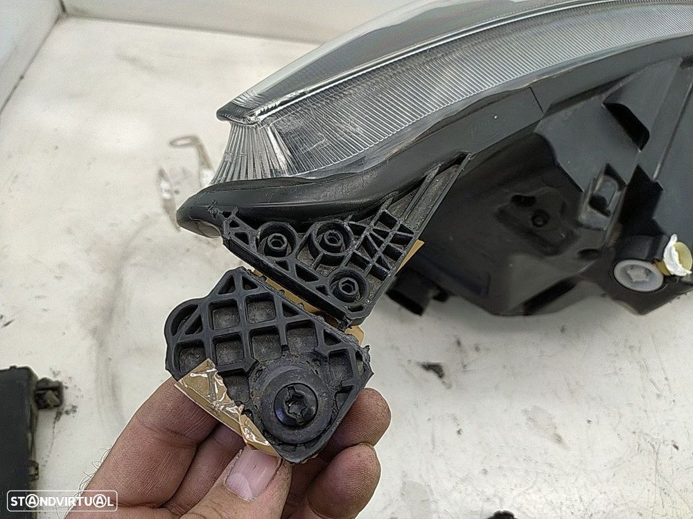 Farol Esquerdo Ford Focus Iv Turnier (Hp) - 5