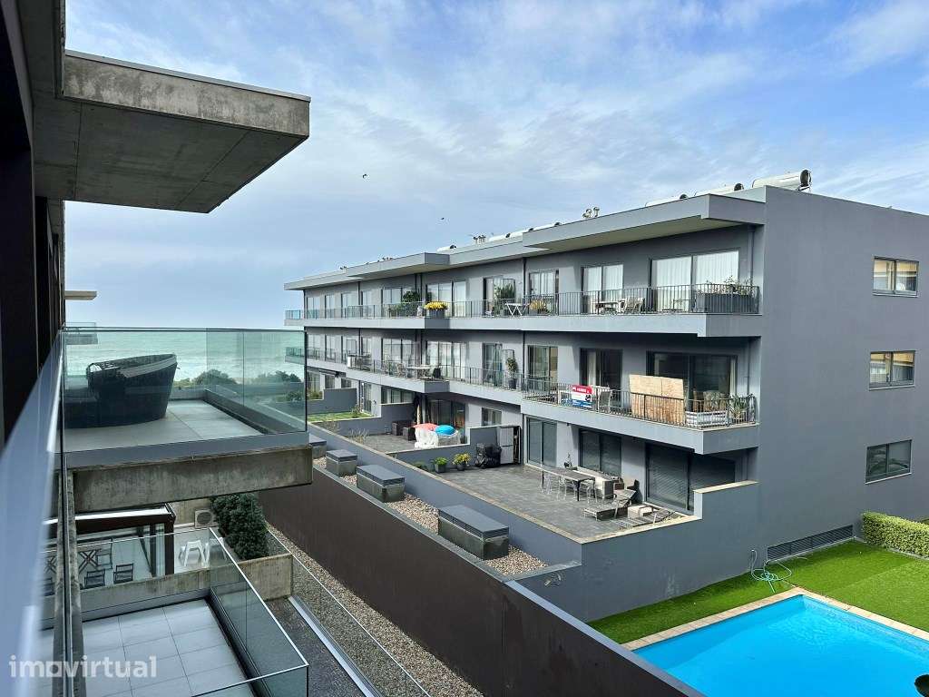Apartamento T2, com vistas mar, a 50 metros da praia - Grande imagem: 2/17