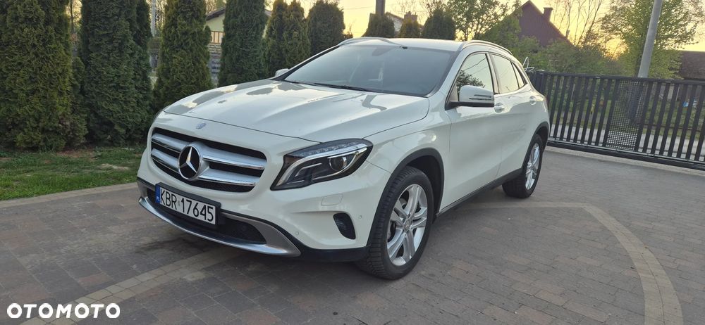 Mercedes-Benz GLA 180 7G-DCT - 1
