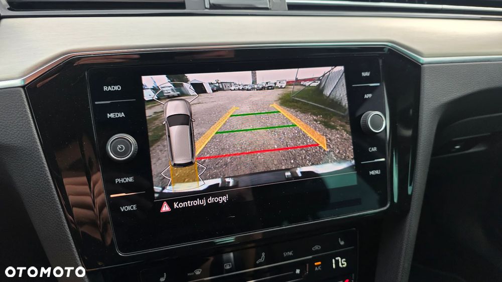 Volkswagen Passat 2.0 TDI Business DSG - 17
