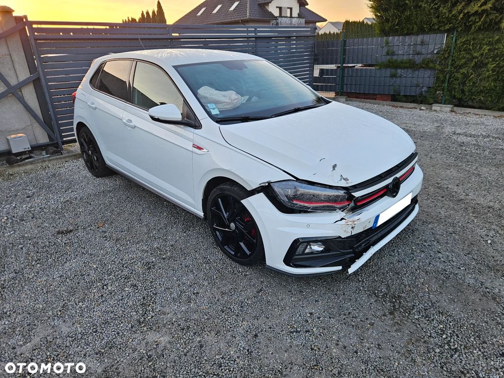 Volkswagen Polo 2.0 TSI DSG GTI - 21