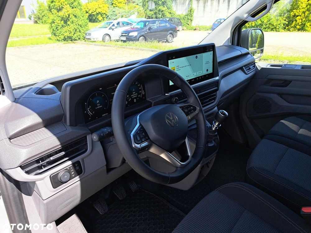 Volkswagen Caravelle - 9