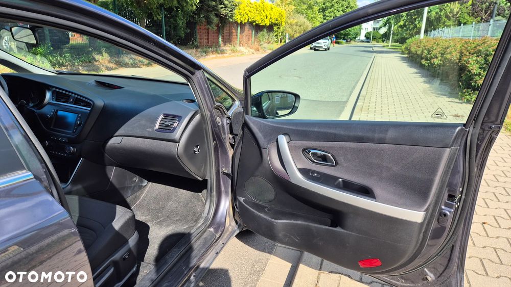 Kia Ceed 1.4 L - 9