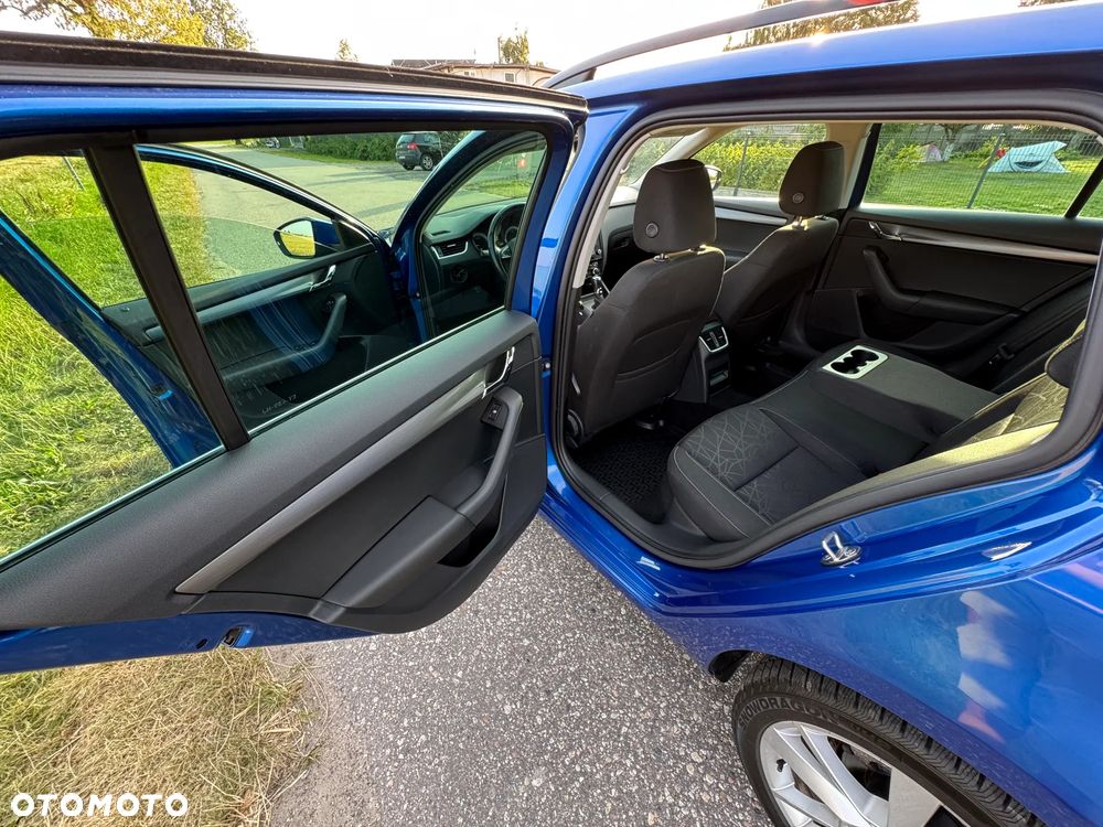 Skoda Octavia 2.0 TDI Elegance DSG - 25