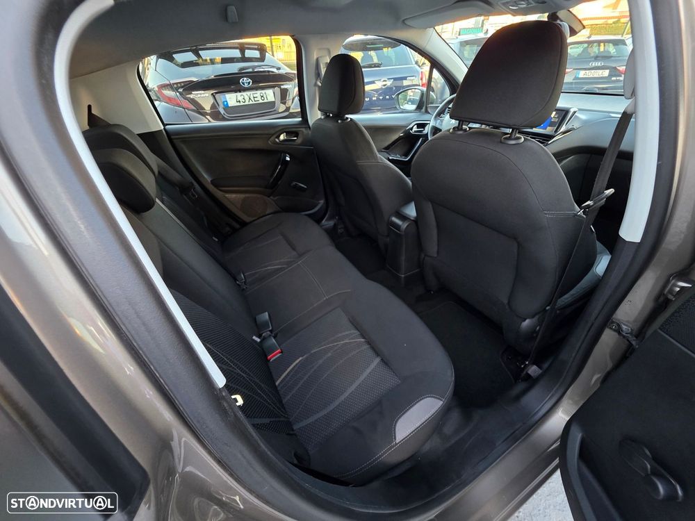 Peugeot 208 1.2 VTi Active - 17