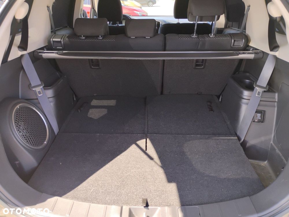 Mitsubishi Outlander 2.0 Intense 4WD CVT - 26