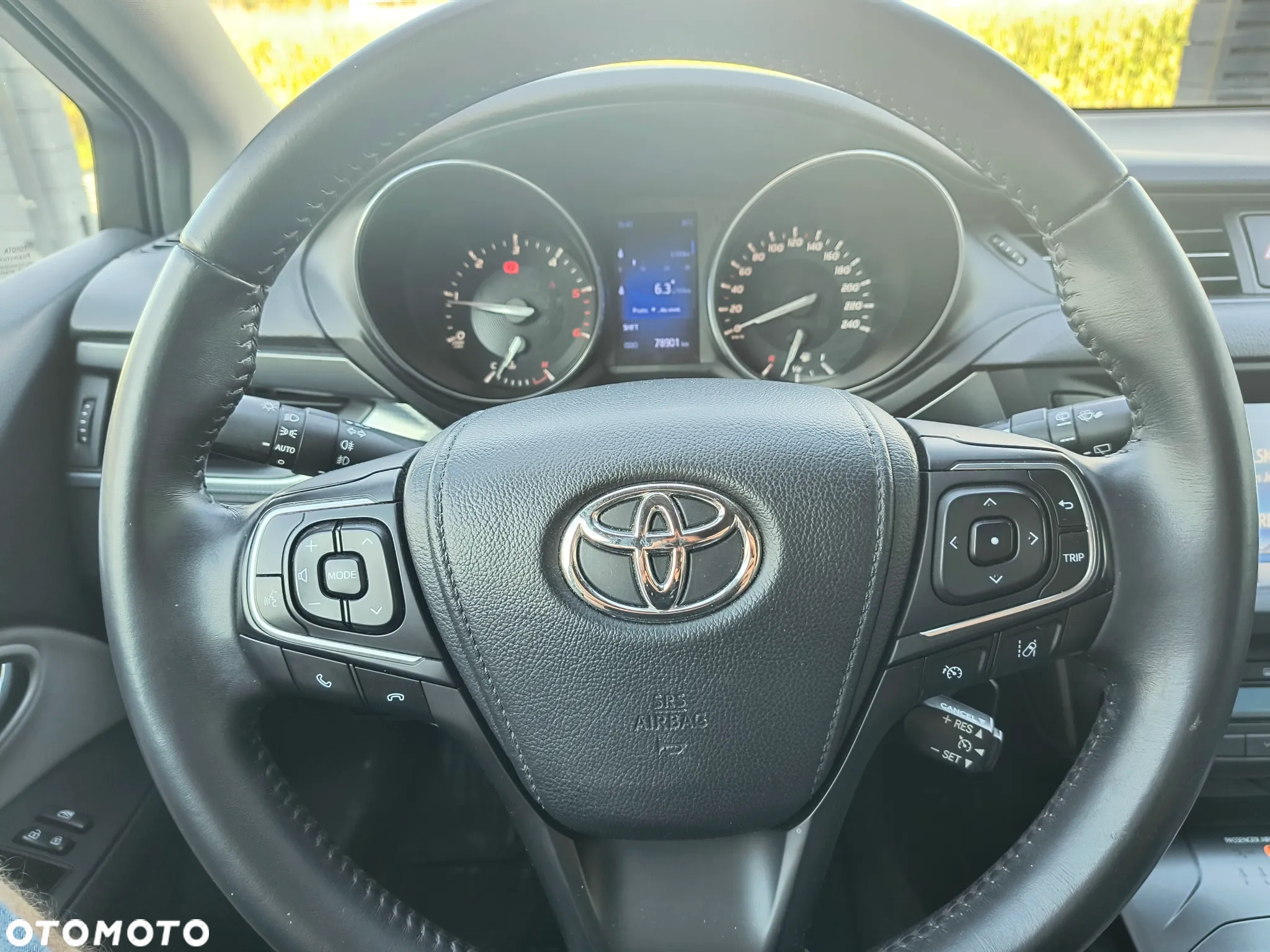 Toyota Avensis 2.0 D-4D Premium - 18