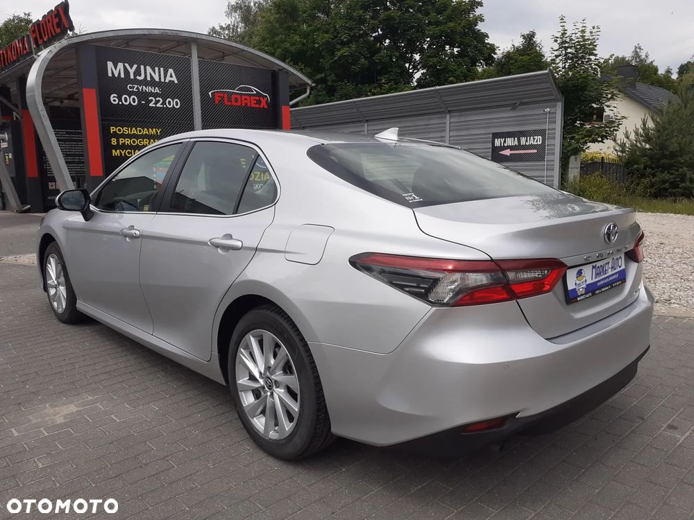 Toyota Camry - 3