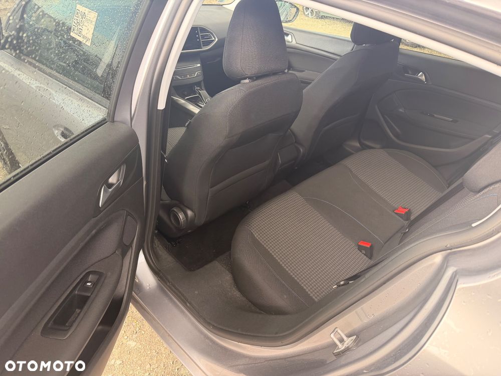Peugeot 308 1.2 PureTech Allure S&S EAT8 - 12