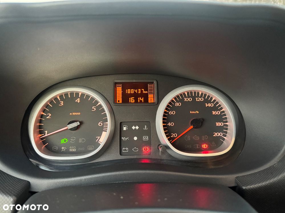 Dacia Duster 1.6 Laureate - 33