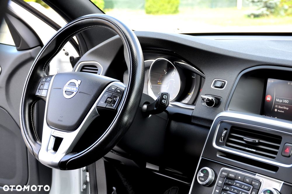 Volvo V60 D4 Drive-E R-Design Momentum - 28