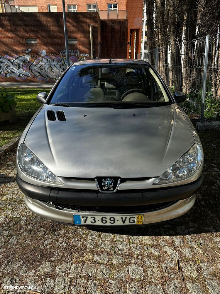 Peugeot 206 1.1 XT - 1