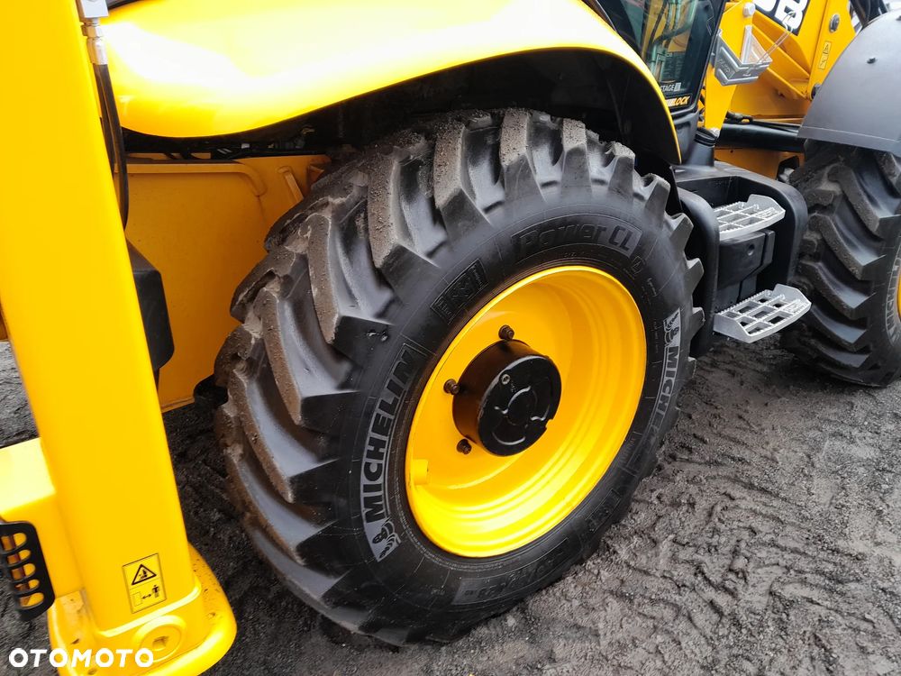 JCB JCB 4CX AEC  2022r - 19
