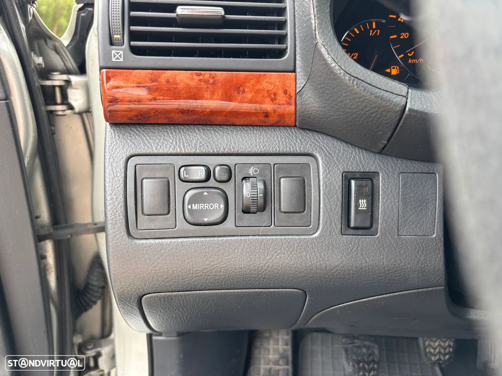 Toyota Avensis SW 2.0 D-4D - 11