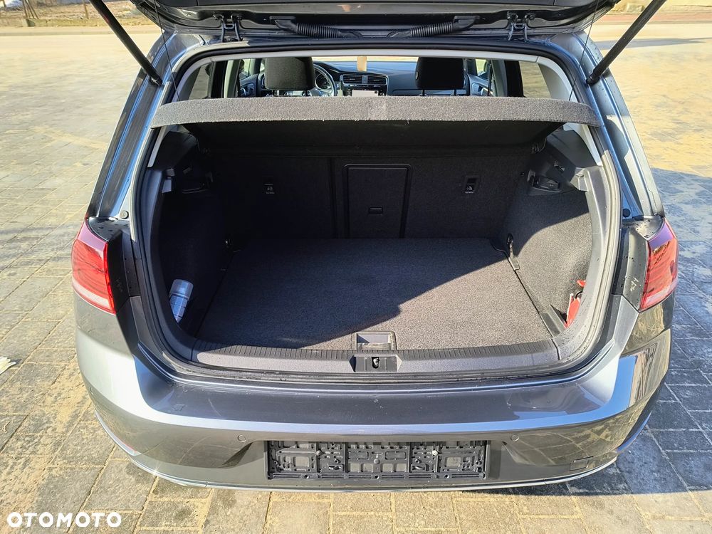 Volkswagen Golf - 23