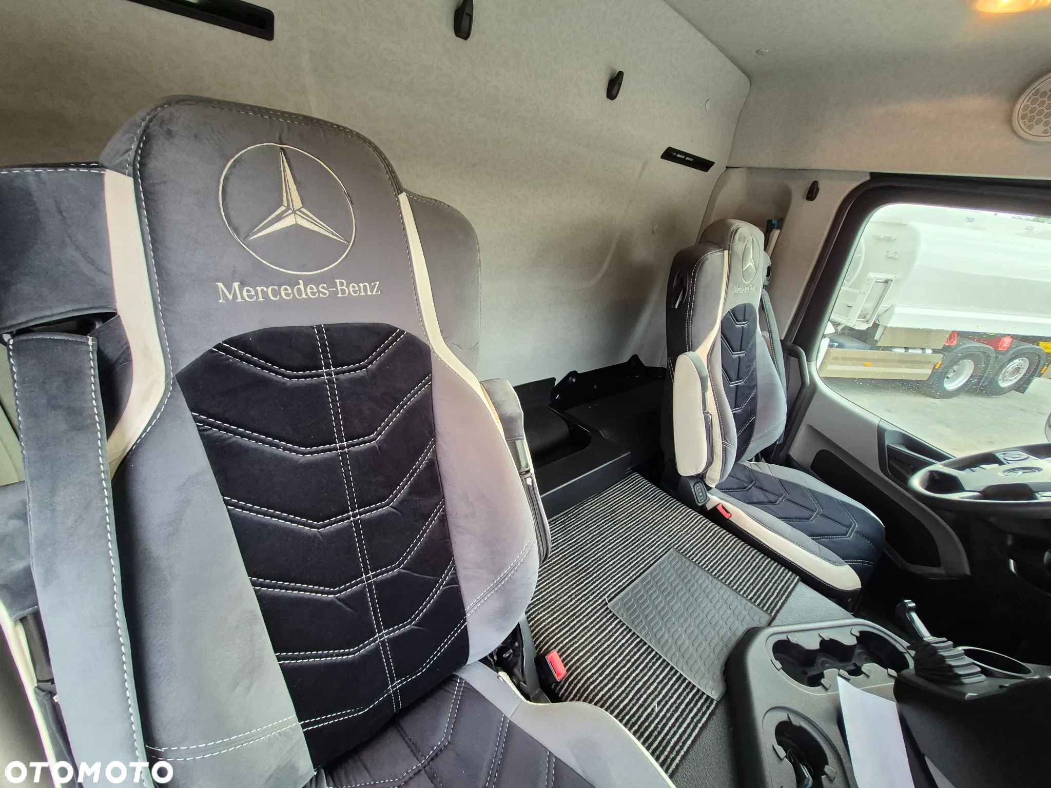 Mercedes-Benz Autocysterna ANTOS - 21