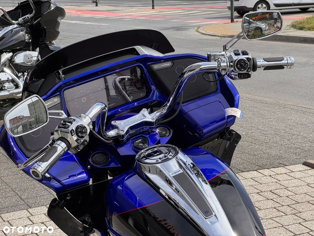 Harley-Davidson Touring Road Glide - 13