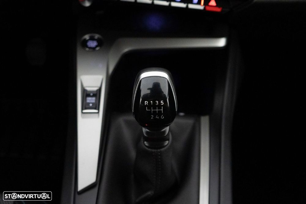 Peugeot 308 1.2 PureTech Allure Pack - 25