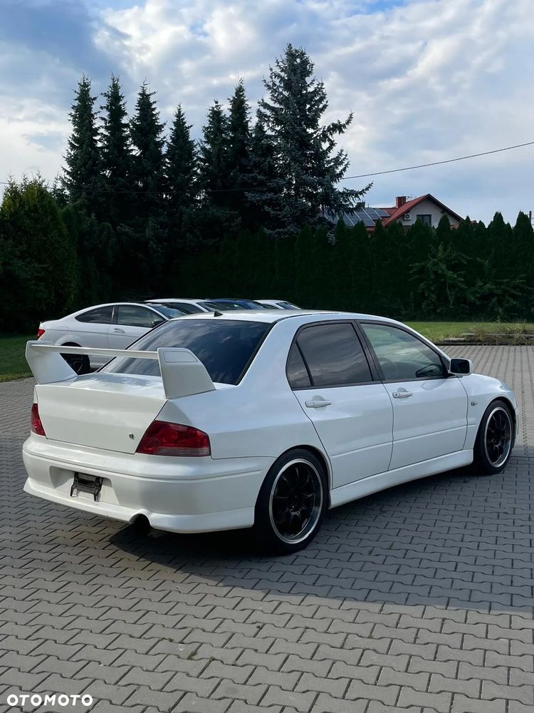 Mitsubishi Lancer Evolution IX - 6