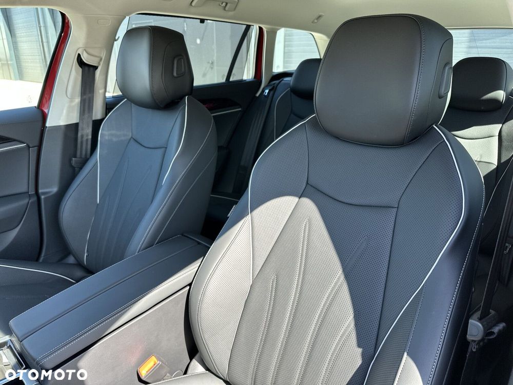 Volkswagen Passat - 12