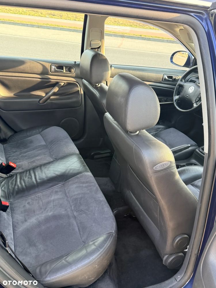 Volkswagen Passat - 4