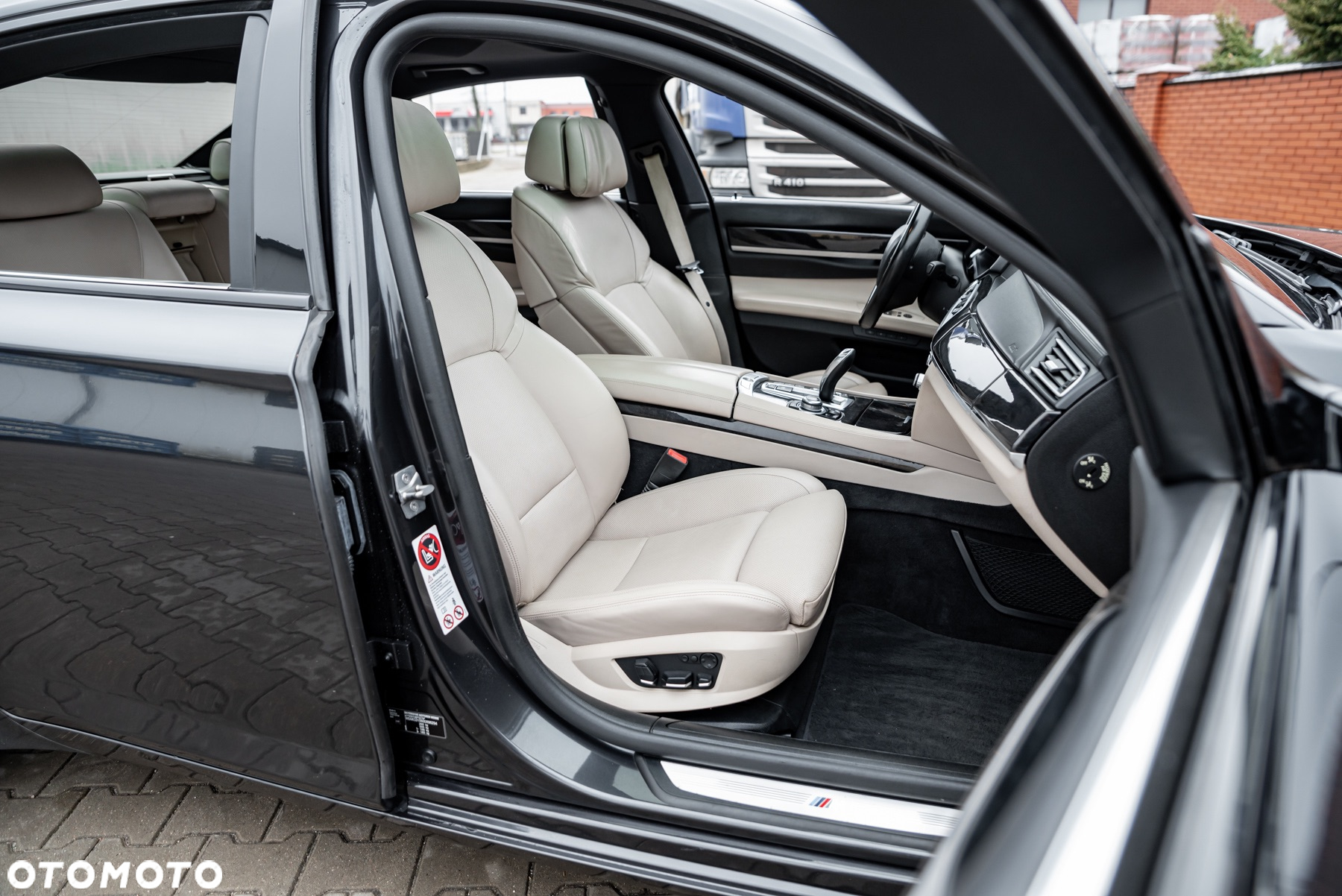 BMW Seria 7 740d xDrive - 28