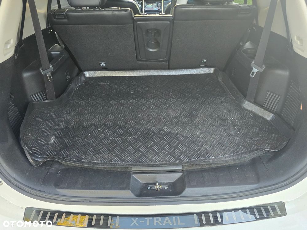 Nissan X-Trail 1.6 DCi Tekna 2WD Xtronic 7os - 28