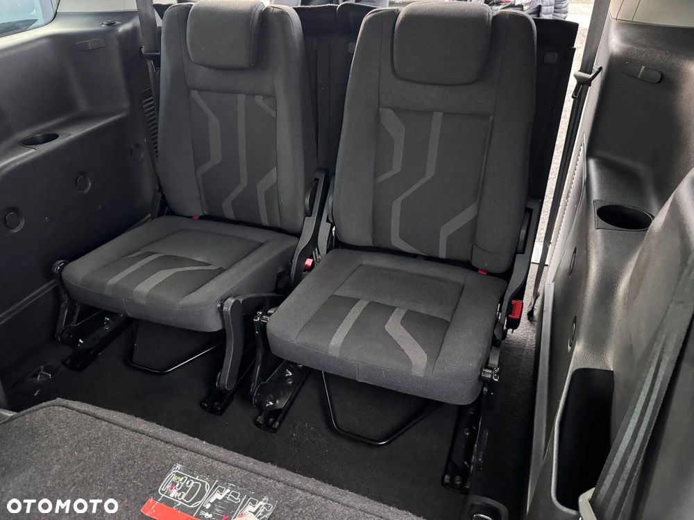 Ford Tourneo Connect Grand - 40