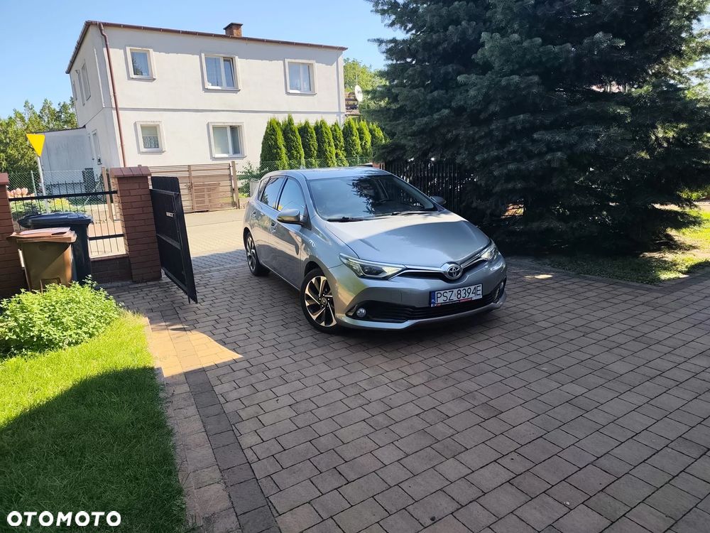 Toyota Auris - 1