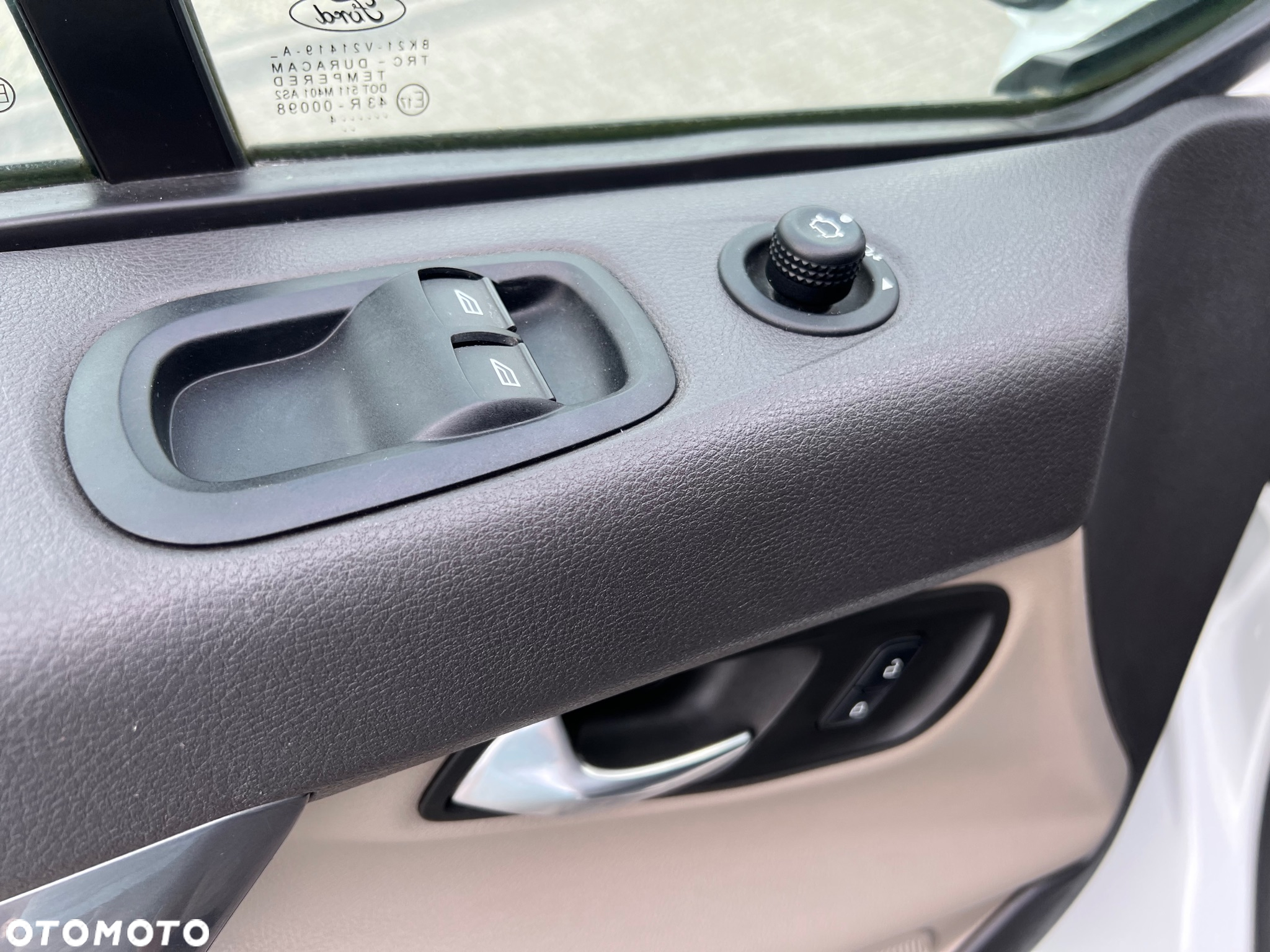 Ford Tourneo Custom - 20