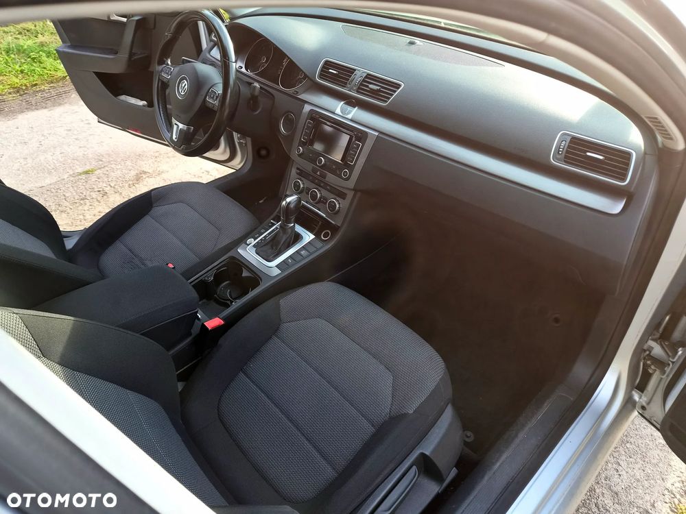 Volkswagen Passat 2.0 TDI Comfortline DSG - 9