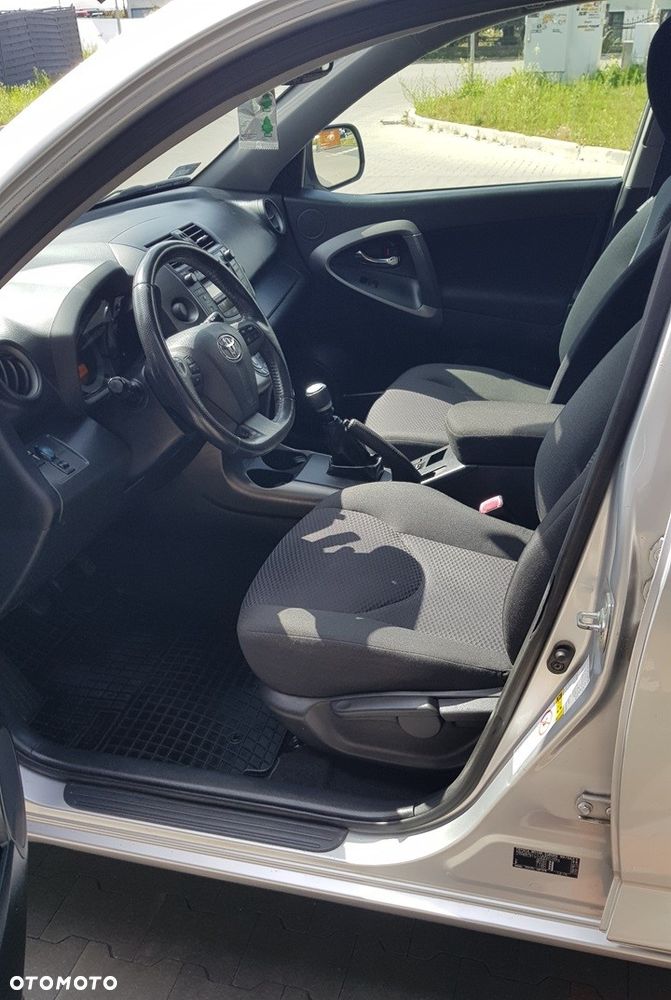 Toyota RAV4 - 26