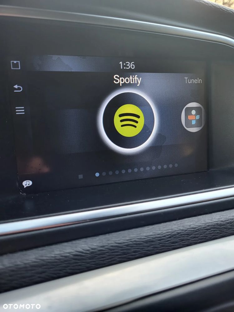 Volvo V40 D2 R Design - 36