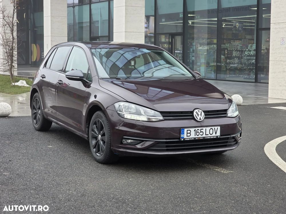 Volkswagen Golf - 1