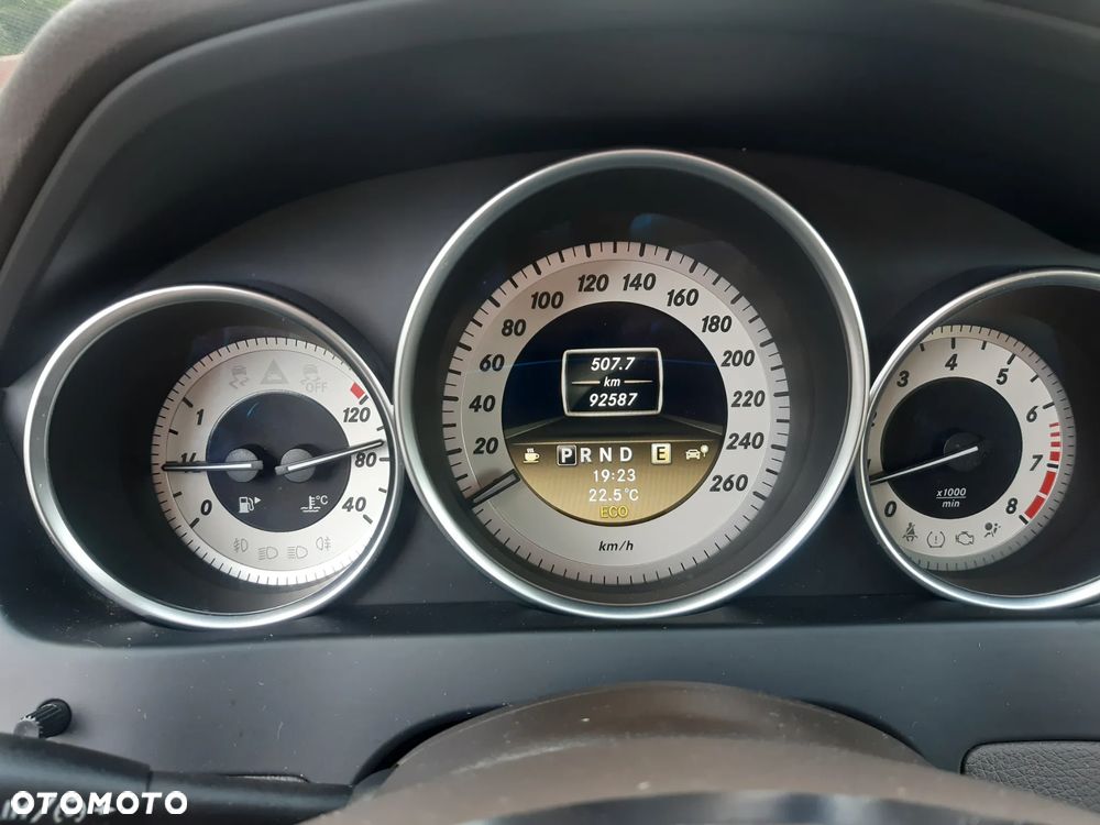 Mercedes-Benz Klasa C 180 CGI Automatik BlueEFFICIENCY - 26