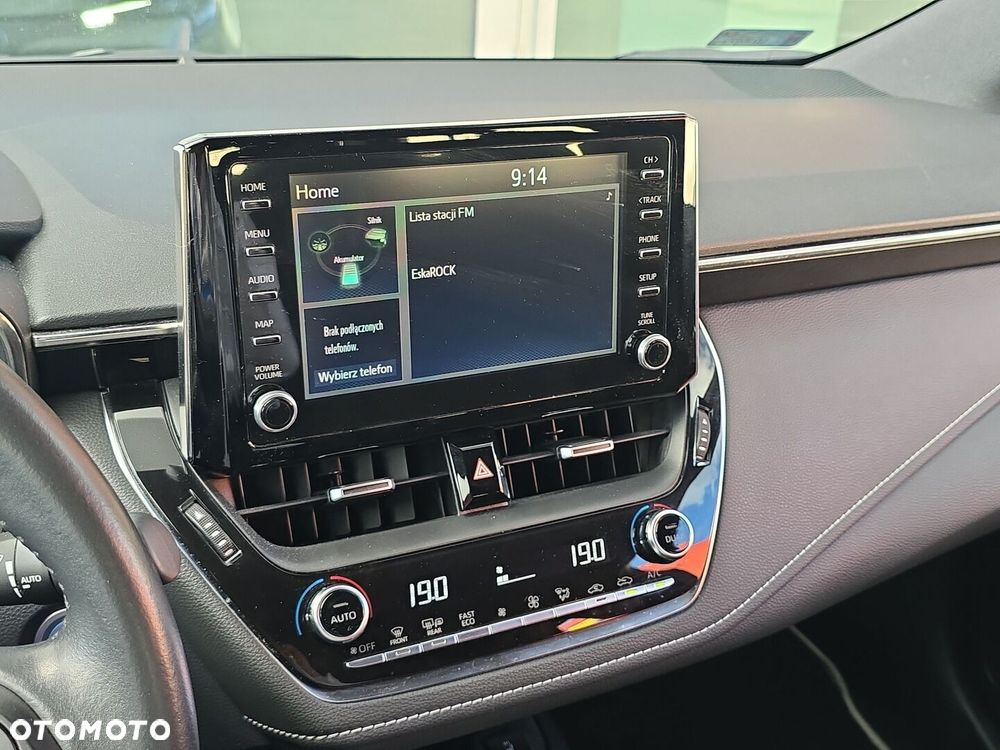 Toyota Corolla 1.8 Hybrid Comfort - 22