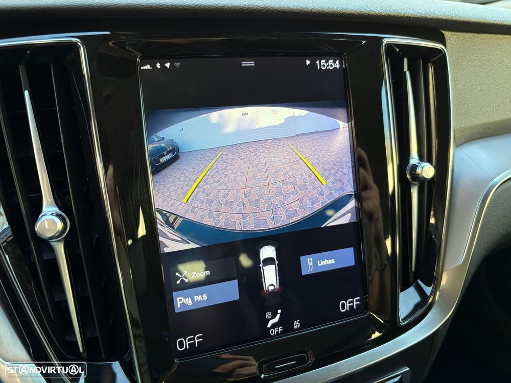 Volvo V60 2.0 D3 Momentum Plus - 35