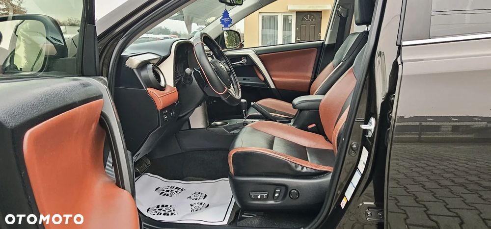 Toyota RAV4 2.2 D-CAT Premium - 32