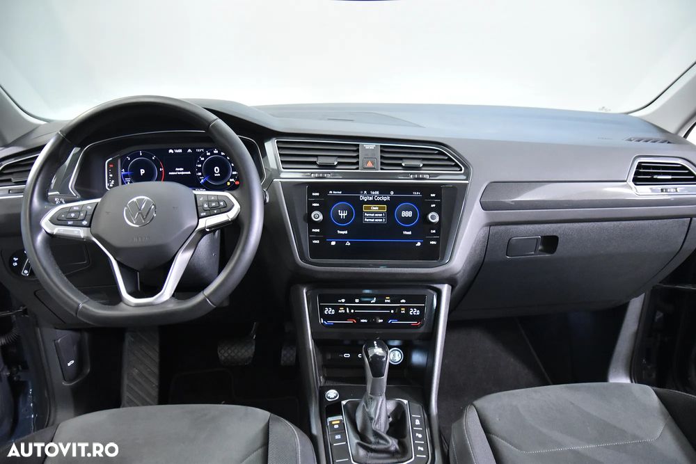 Volkswagen Tiguan - 9