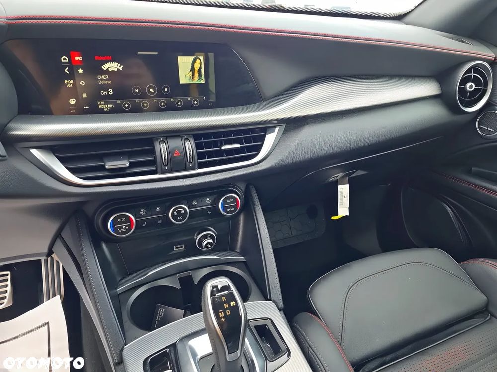 Alfa Romeo Stelvio 2.0 Turbo 16V AT8-Q4 Tributo Italiano - 9